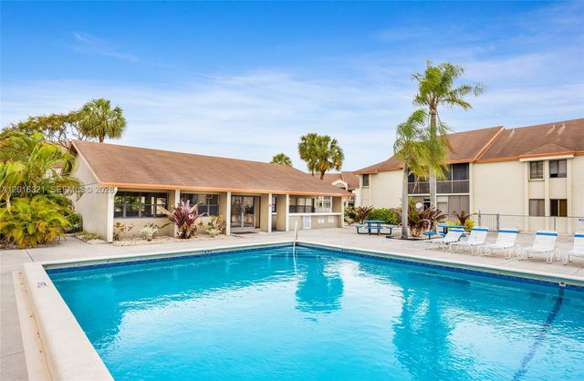 5521 Courtyard Dr 5521, Margate, FL 33063