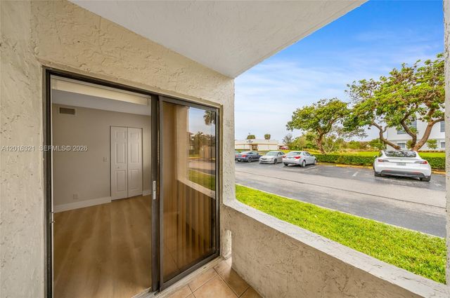 5521 Courtyard Dr 5521, Margate, FL 33063