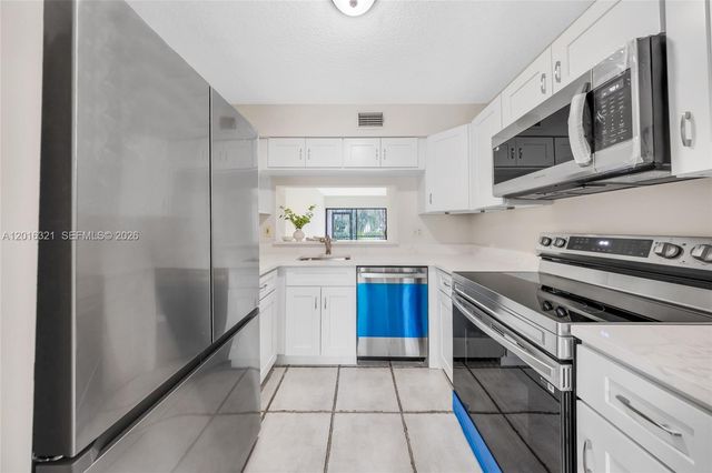 5521 Courtyard Dr 5521, Margate, FL 33063