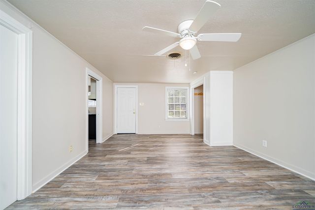 206 Empire St, Gladewater, TX 75647