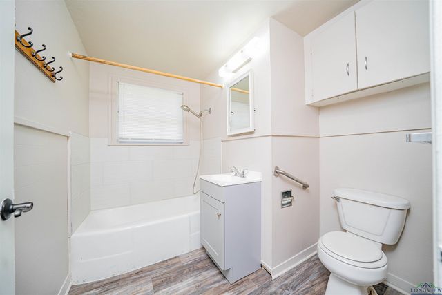 206 Empire St, Gladewater, TX 75647