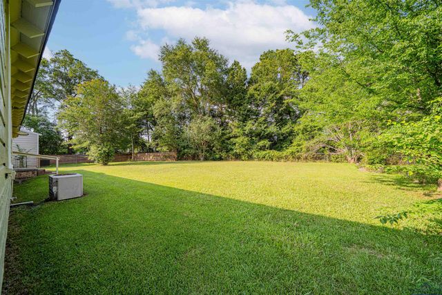 206 Empire St, Gladewater, TX 75647