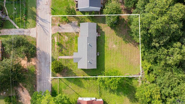 206 Empire St, Gladewater, TX 75647