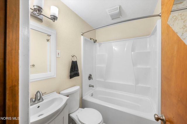 4837 Luann Avenue, Toledo, OH 43623