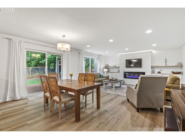 26 MARINA Dr, Cathlamet, WA 98612