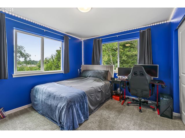 26 MARINA Dr, Cathlamet, WA 98612