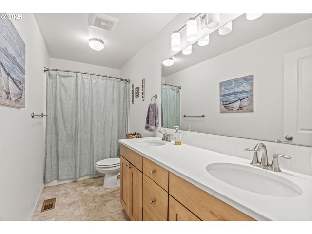 26 MARINA Dr, Cathlamet, WA 98612