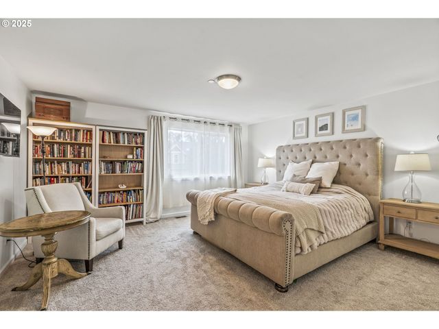 26 MARINA Dr, Cathlamet, WA 98612