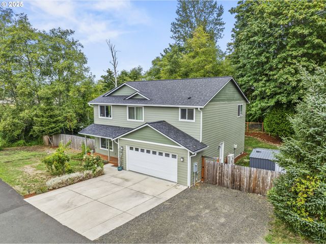 26 MARINA Dr, Cathlamet, WA 98612