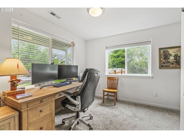 26 MARINA Dr, Cathlamet, WA 98612