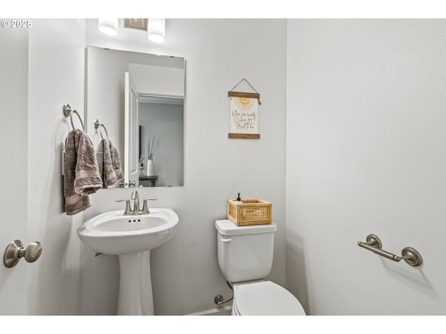 26 MARINA Dr, Cathlamet, WA 98612