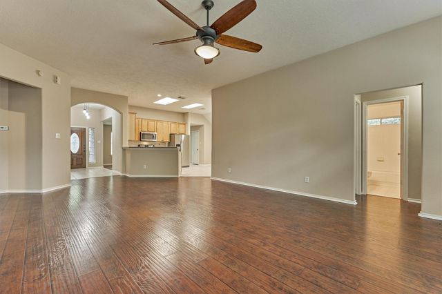 27 E Russet Grove Circle, The Woodlands, TX 77384