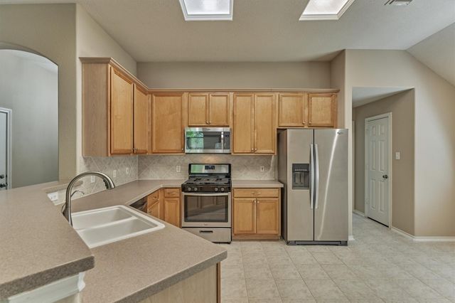 27 E Russet Grove Circle, The Woodlands, TX 77384