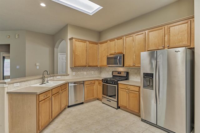 27 E Russet Grove Circle, The Woodlands, TX 77384