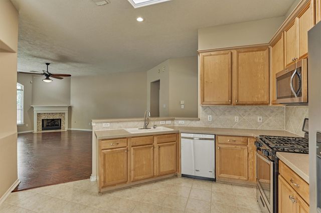 27 E Russet Grove Circle, The Woodlands, TX 77384