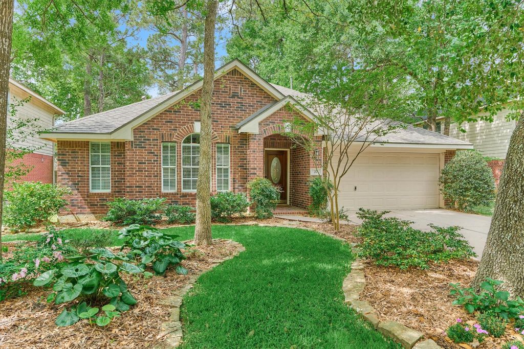 27 E Russet Grove Circle, The Woodlands, TX 77384