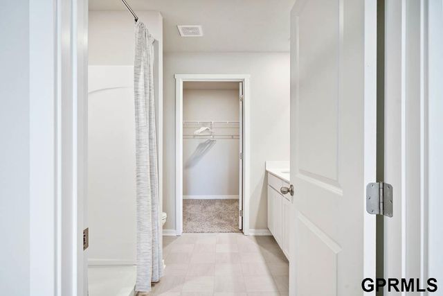 12657 S 205th Avenue, Gretna, NE 68028