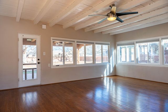 929 Stuart Road NW, Albuquerque, NM 87114