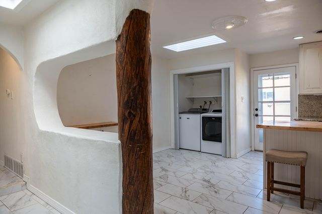 929 Stuart Road NW, Albuquerque, NM 87114