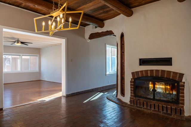 929 Stuart Road NW, Albuquerque, NM 87114