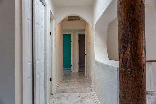 929 Stuart Road NW, Albuquerque, NM 87114