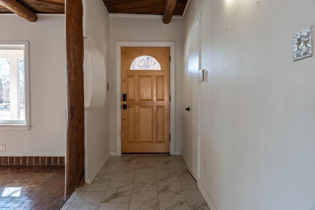 929 Stuart Road NW, Albuquerque, NM 87114