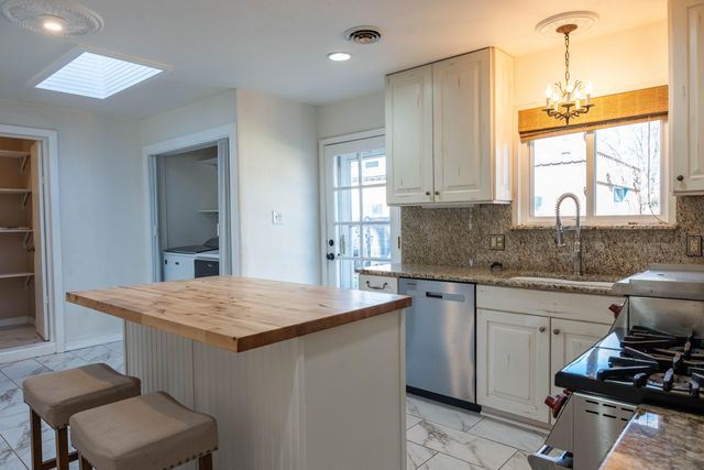 929 Stuart Road NW, Albuquerque, NM 87114