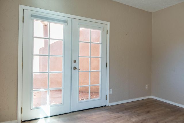 929 Stuart Road NW, Albuquerque, NM 87114