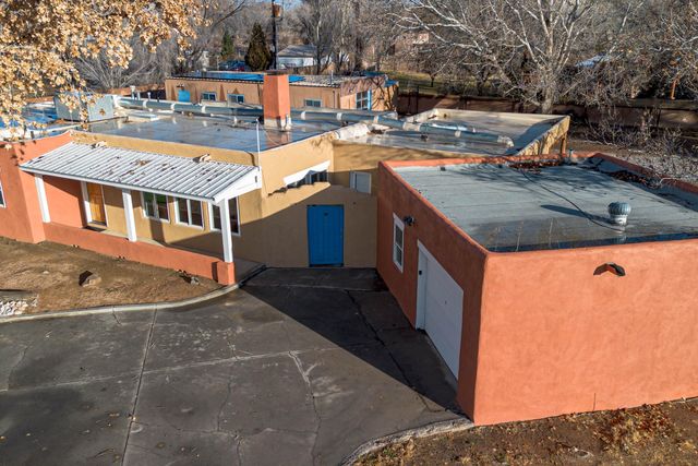 929 Stuart Road NW, Albuquerque, NM 87114