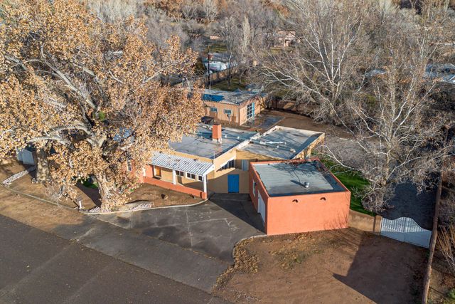 929 Stuart Road NW, Albuquerque, NM 87114