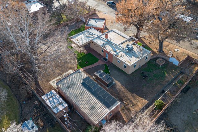 929 Stuart Road NW, Albuquerque, NM 87114