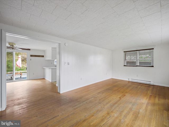 11362 ORCHARD ROAD RD, Waynesboro, PA 17268