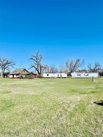 1314 Missouri Street, Chinook, MT 59523