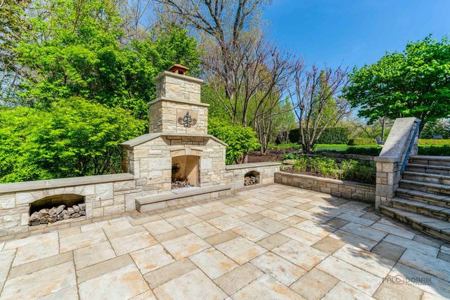 93 Hawley Woods Road, Barrington, IL 60010