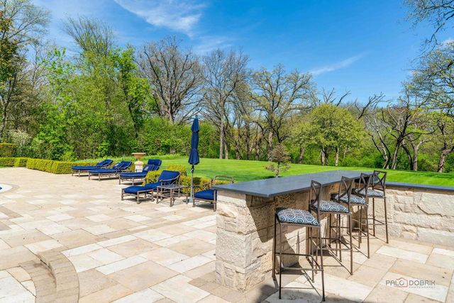 93 Hawley Woods Road, Barrington, IL 60010