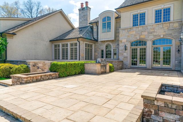 93 Hawley Woods Road, Barrington, IL 60010