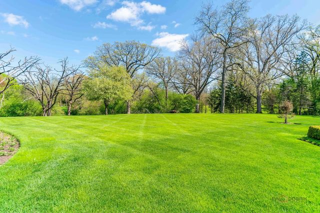 93 Hawley Woods Road, Barrington, IL 60010