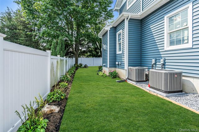 68 Caroline Street, Bethpage, NY 11714