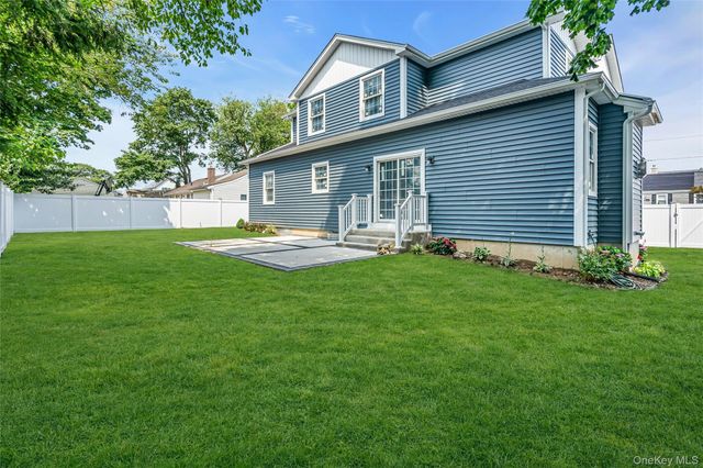 68 Caroline Street, Bethpage, NY 11714