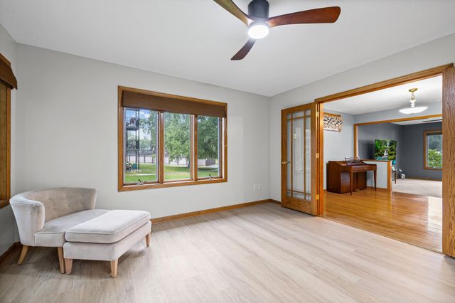 2082 Cowern Place E, North Saint Paul, MN 55109