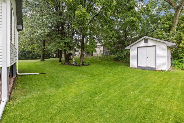 2082 Cowern Place E, North Saint Paul, MN 55109