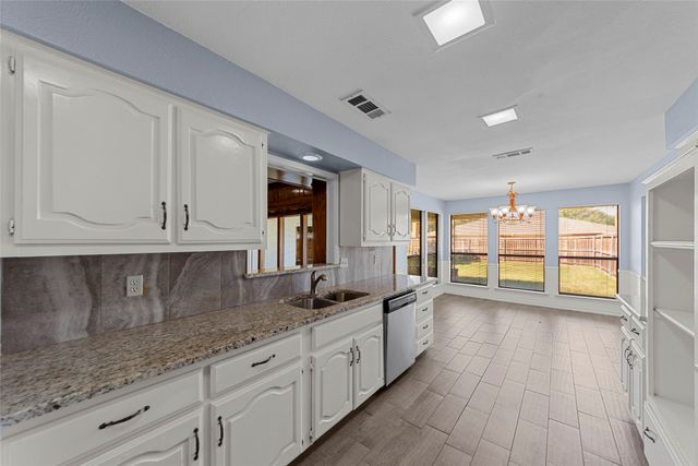 1445 Thunderbrook Drive, Desoto, TX 75115