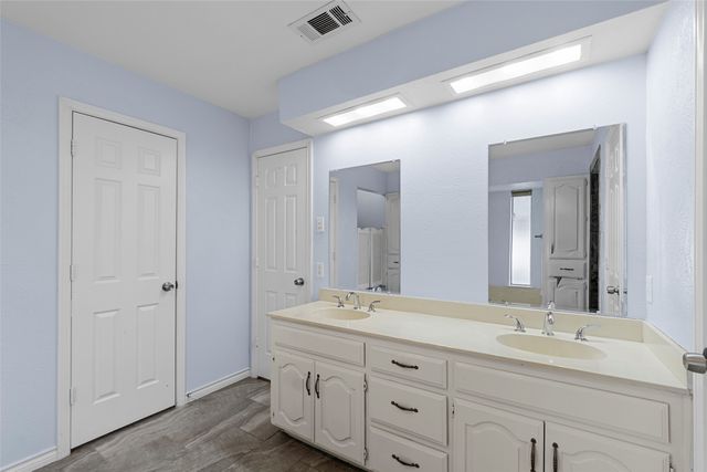 1445 Thunderbrook Drive, Desoto, TX 75115