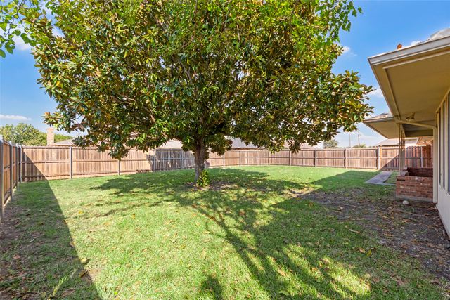 1445 Thunderbrook Drive, Desoto, TX 75115