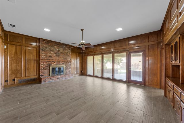 1445 Thunderbrook Drive, Desoto, TX 75115