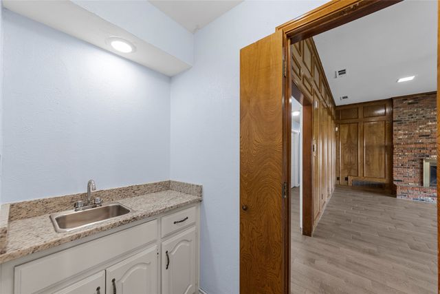 1445 Thunderbrook Drive, Desoto, TX 75115