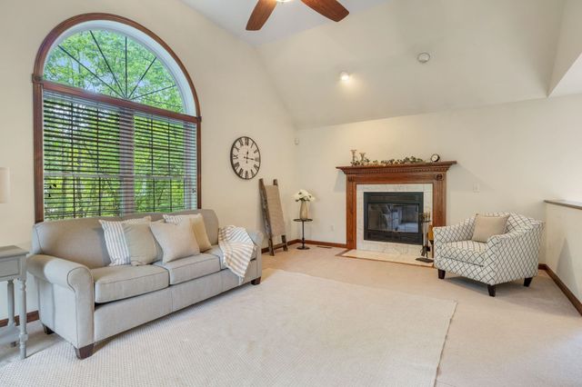 7 Westminster Lane, Auburn, NH 03032