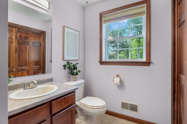 7 Westminster Lane, Auburn, NH 03032