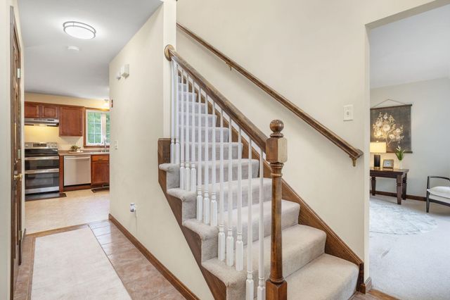 7 Westminster Lane, Auburn, NH 03032
