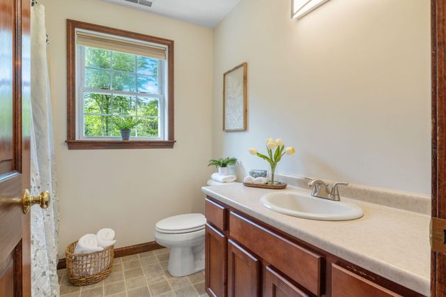 7 Westminster Lane, Auburn, NH 03032